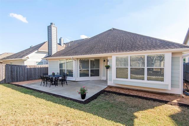 Building Photo - 9728 Hedge Bell Dr