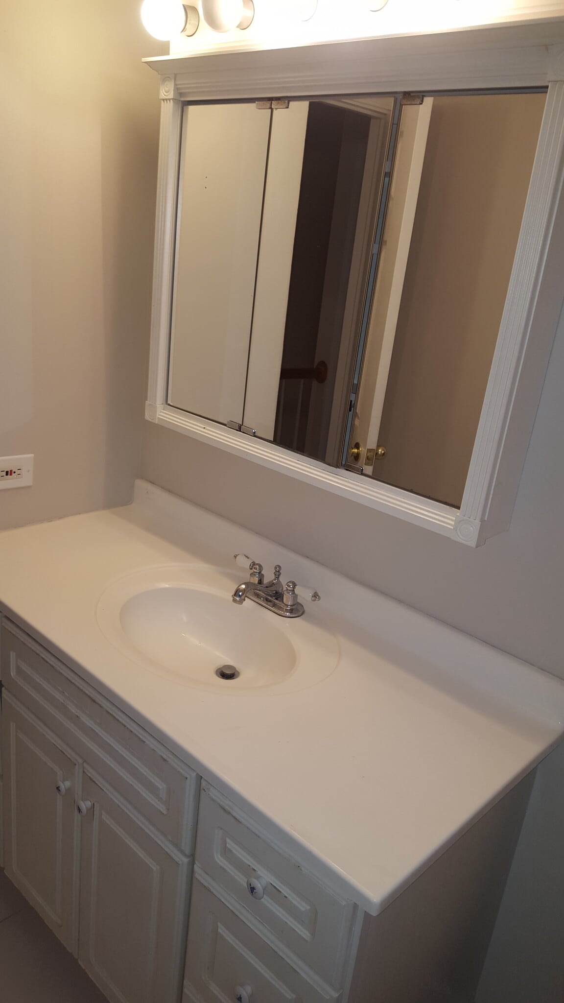 Building Photo - 2132 Rugen Rd