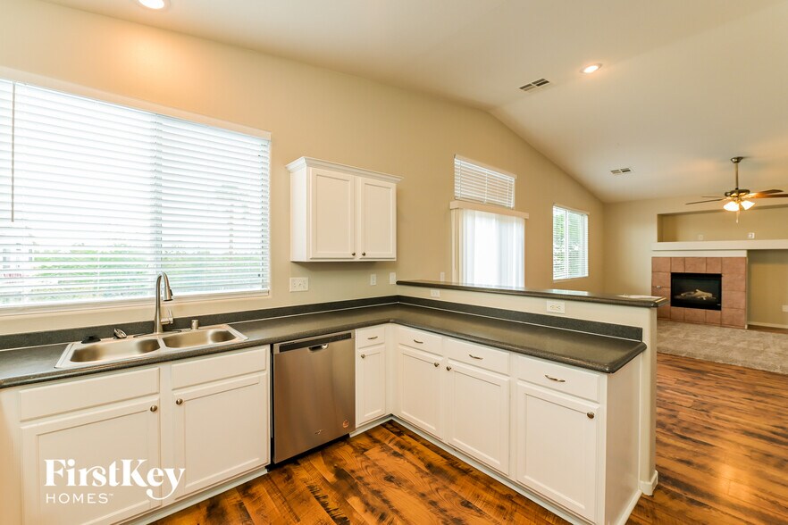 Building Photo - 5624 Tallard Ct