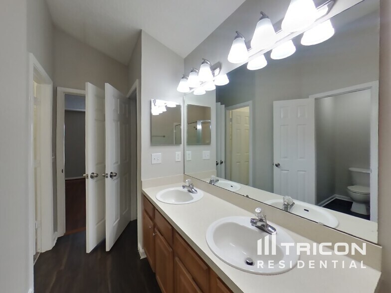Building Photo - 3582 White Cow Ct