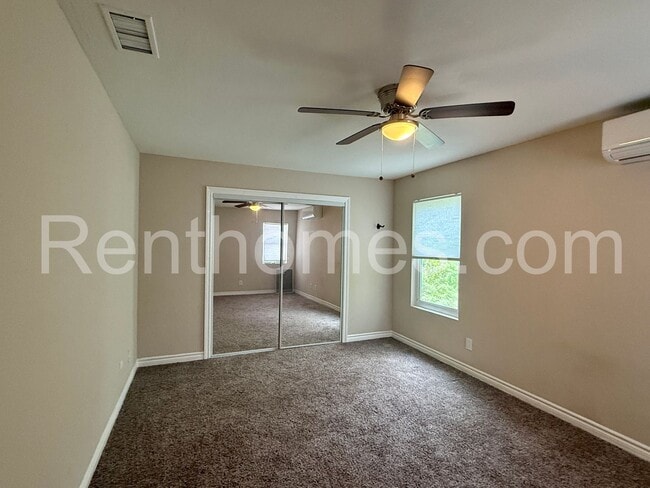 Building Photo - 2065 Cherokee Ln