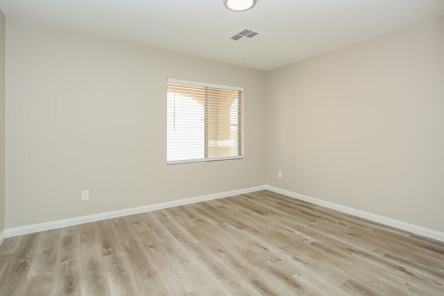 Building Photo - 5952 Post Mountain St