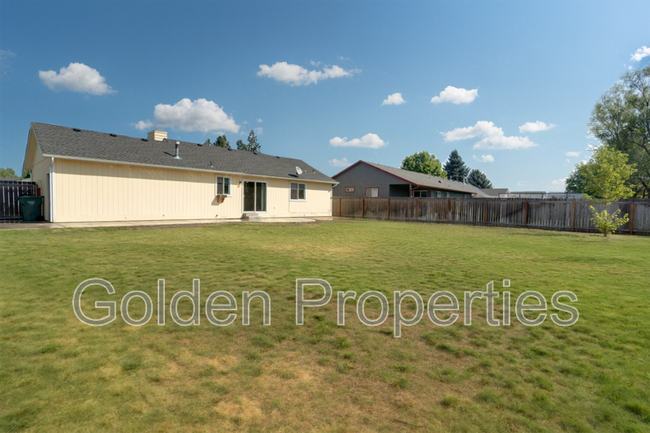 Building Photo - 1178 Tanager Ave