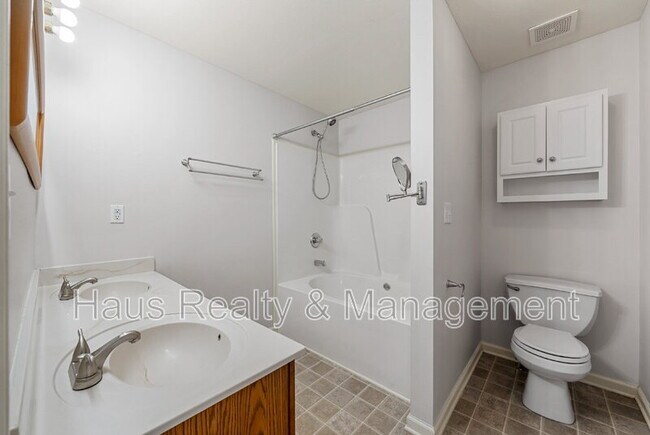 Building Photo - 1109 Gunpoint Dr