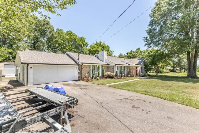 Building Photo - 4202 Cyndy Jo Cir