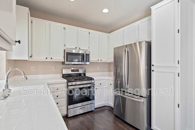 Building Photo - 43093 Teramo St