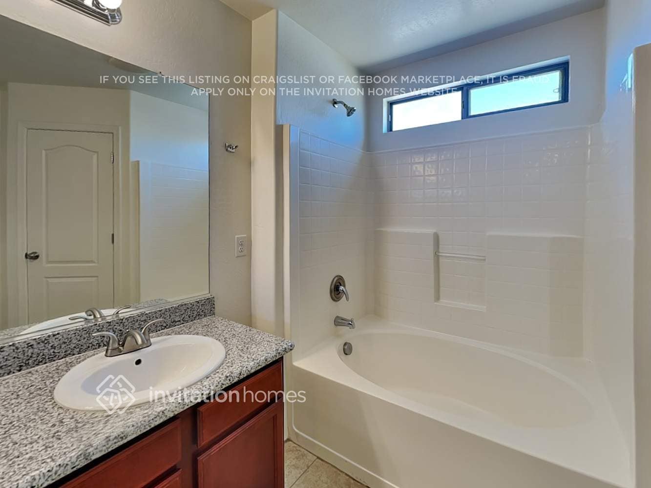 Building Photo - 1352 E Kelsi Ave