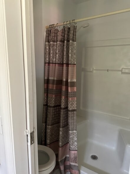 Building Photo - 802 Worthington Dr