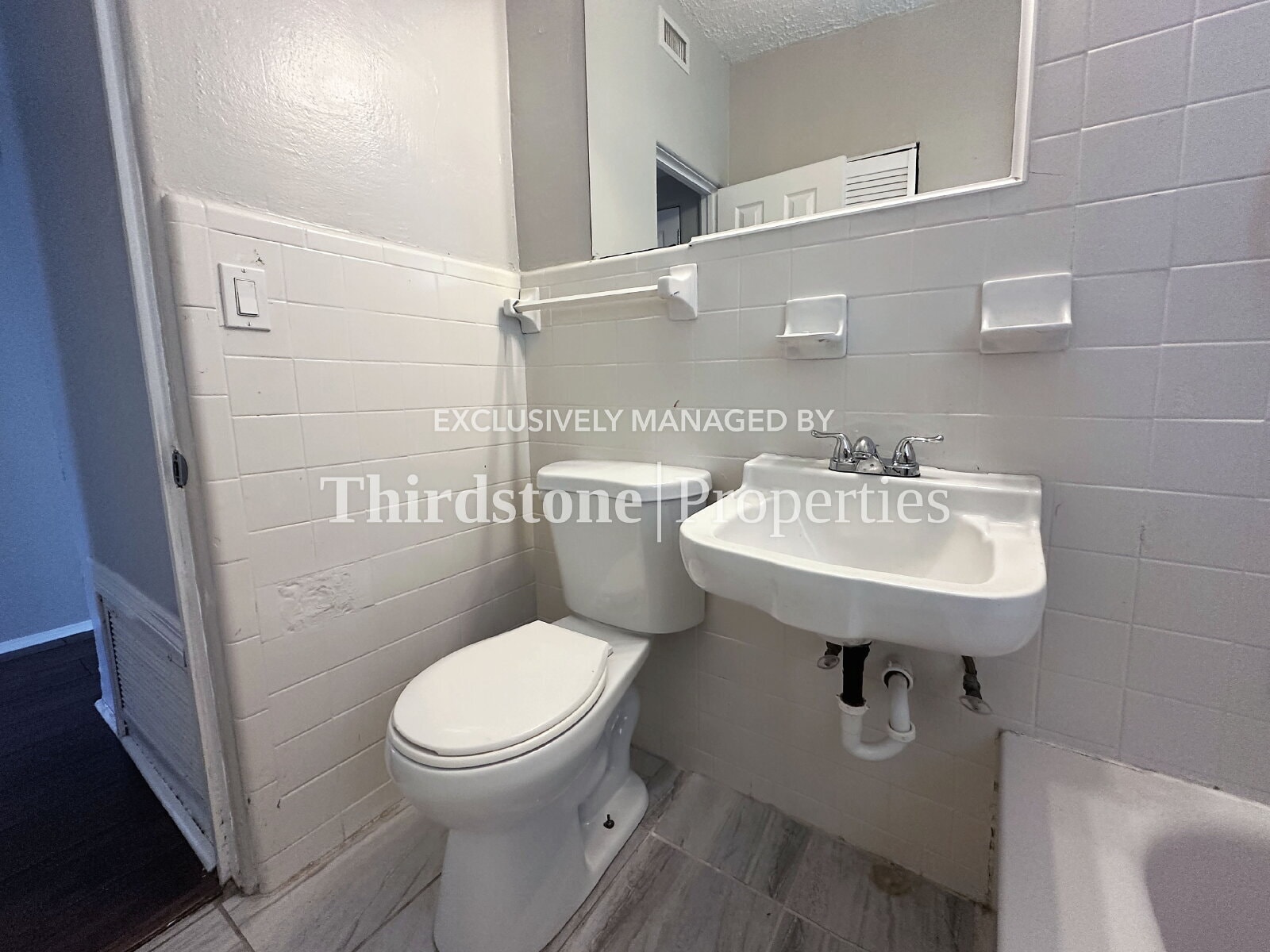 Building Photo - 1803 Wofford Ave