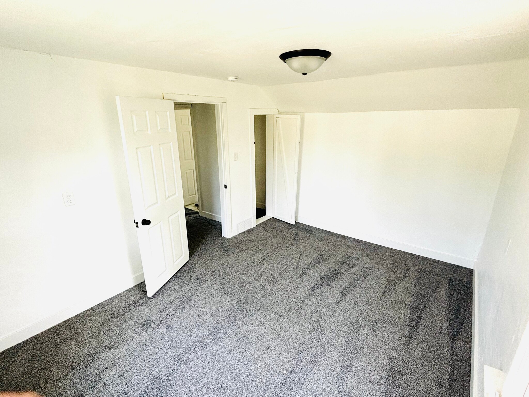 Building Photo - 1170 Stoughton Ave