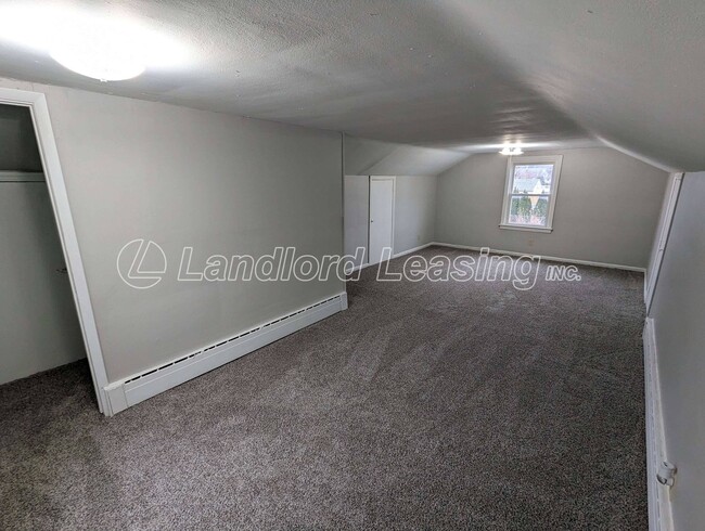 Building Photo - Spacious 3-Bedroom Home with 2-Car Garage ...