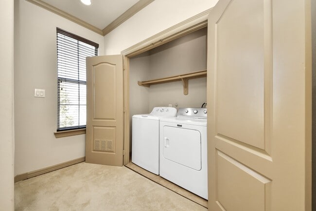 Building Photo - 5711 Kiam St