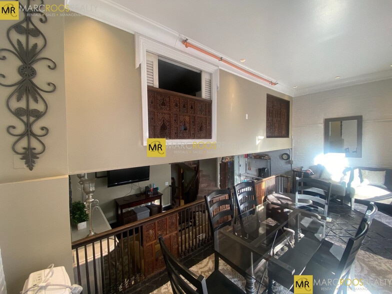 Building Photo - 119 Beacon St