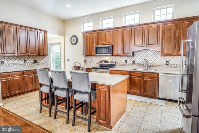 Building Photo - 24990 Mineral Springs Cir