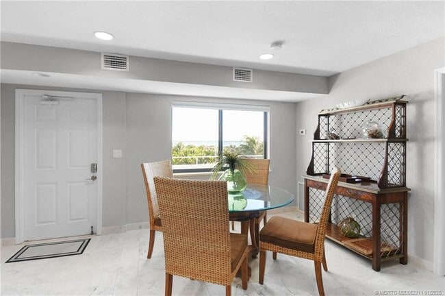 Building Photo - 2375 NE Ocean Blvd