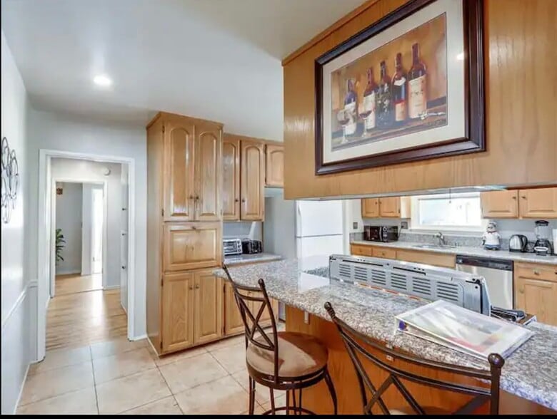 Building Photo - 2047 S Margie Ln