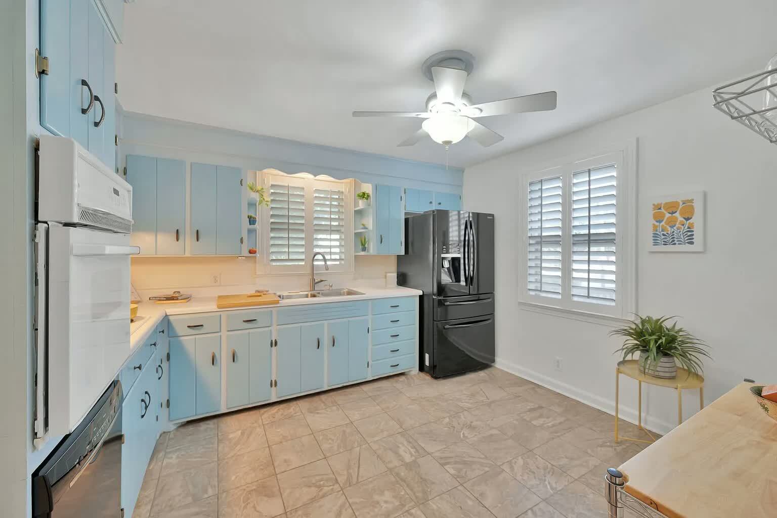 Building Photo - 6231 Henry Ford Dr