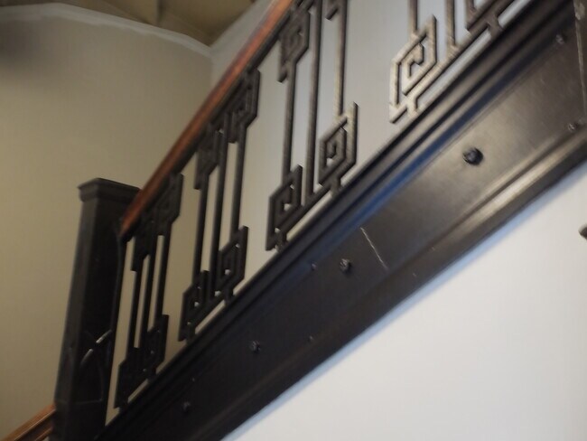 STAIRS - 722 18th St