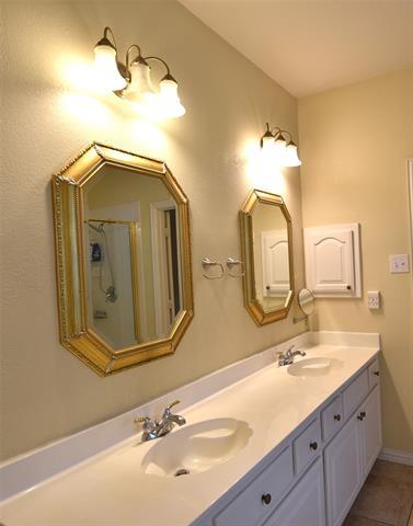 Building Photo - 3016 Myrtice Dr