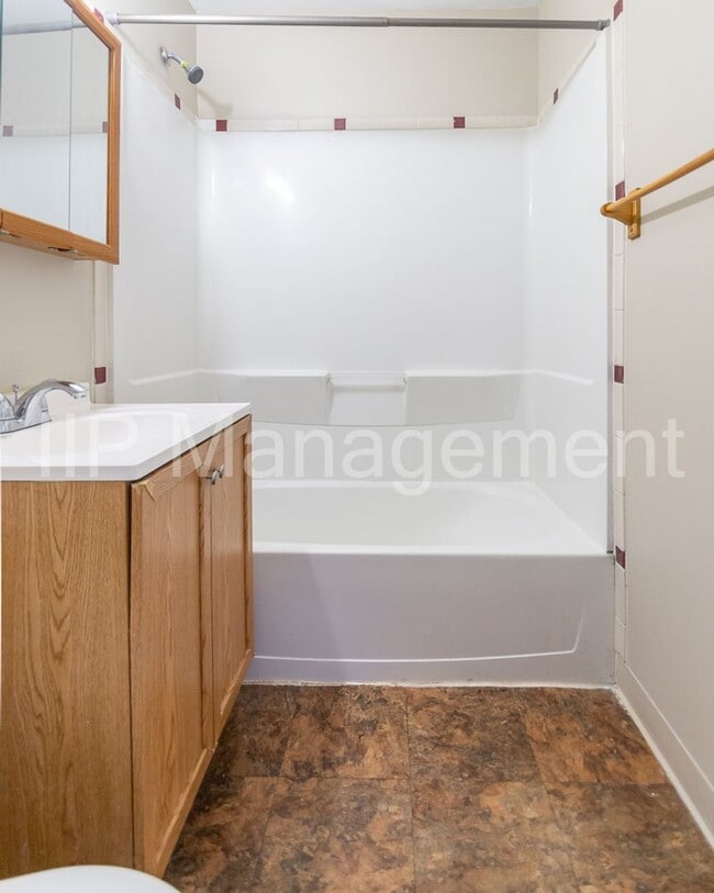 Building Photo - 14209 Emery Ave