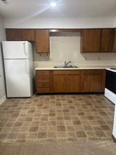 Building Photo - Bonner Springs Apartment Complex