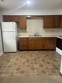 Building Photo - Bonner Springs Apartment Complex