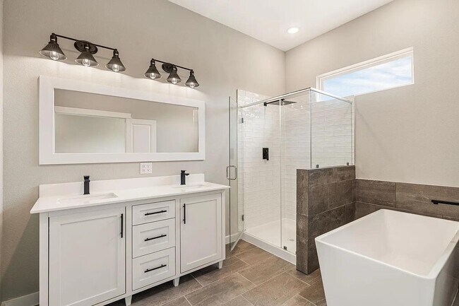 Building Photo - 6712 Parker Oaks Ln