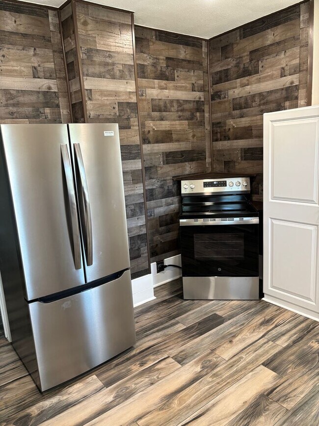 Building Photo - 3 Bedroom 1 Bathroom Downtown Georgetown Home