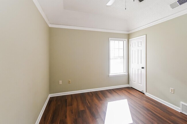 Building Photo - 5833 S Newberry Ln