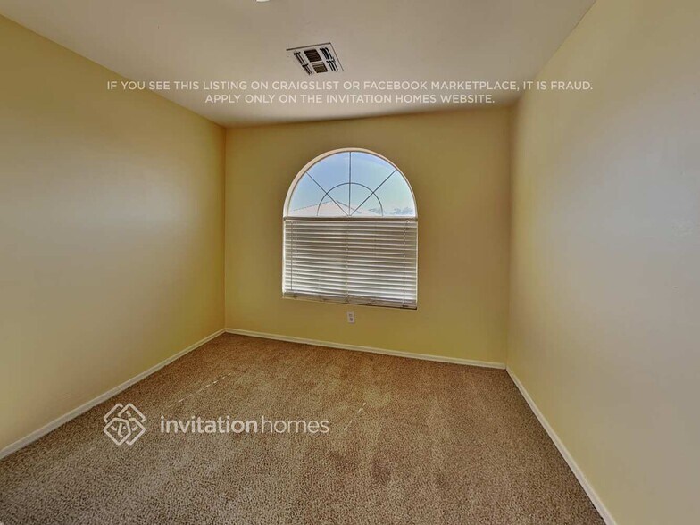 Building Photo - 9728 W Sunnyslope Ln