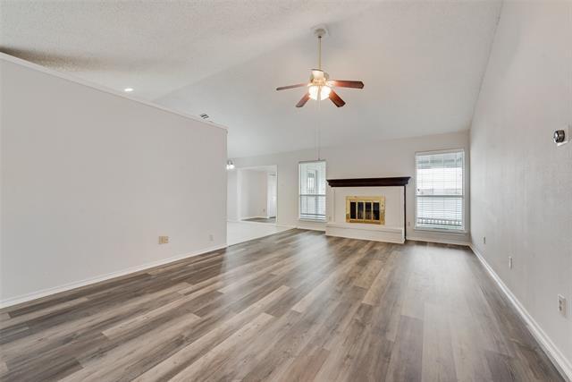 Building Photo - 1317 Lakeshore Dr