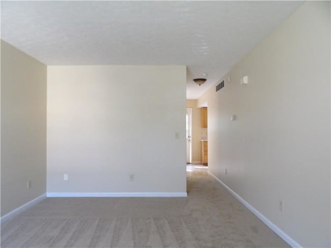 Building Photo - 62 Deer Haven Ct