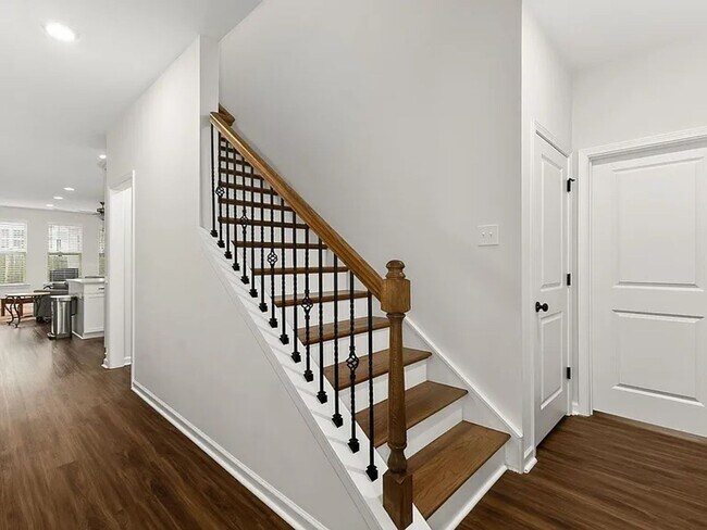 Building Photo - Elegant Two-Story Home with Loft Space