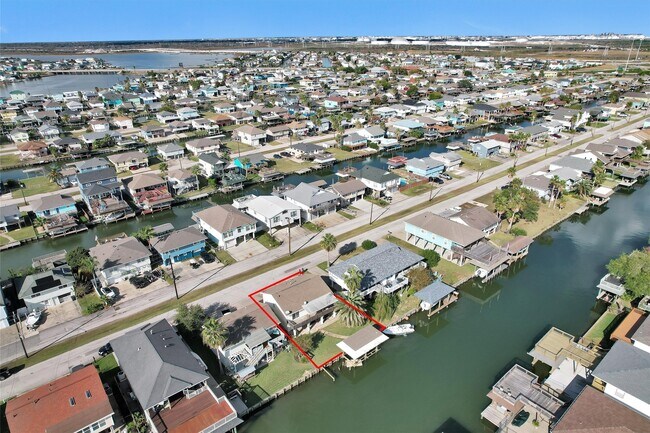 Building Photo - 539 Pompano St