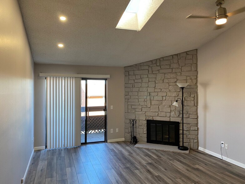 Wood Burning Fireplace - 341 Wright St