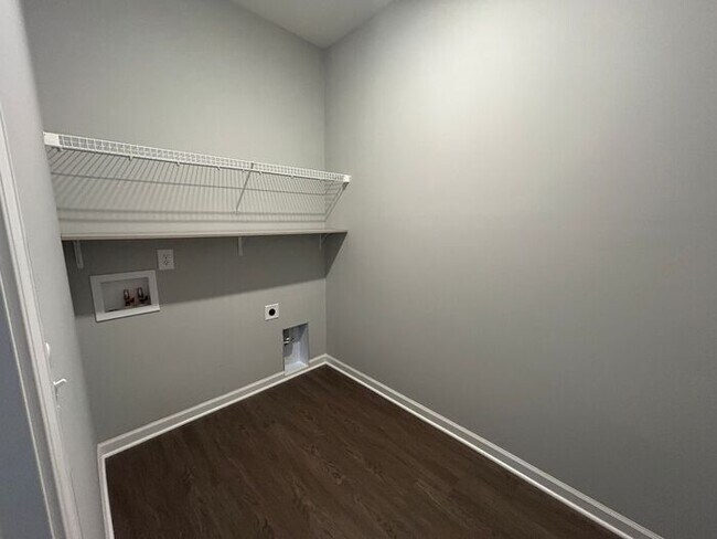 Building Photo - 1033 Echo Rdg Rd