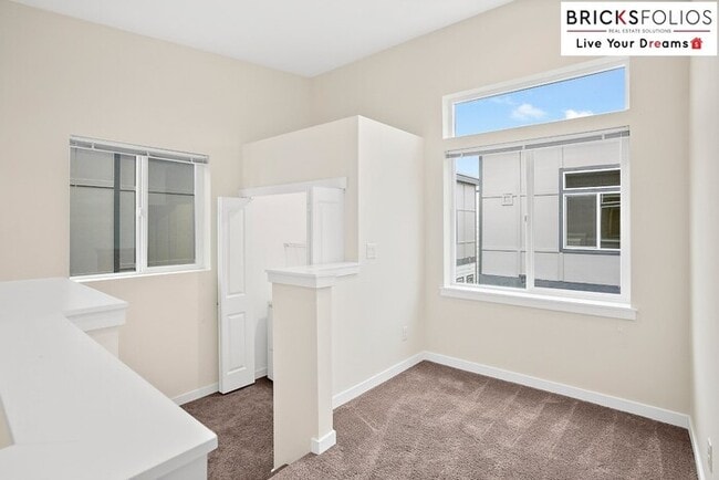 Building Photo - Discover Your Dream Home Near JBLM – No Worries About Vouchers or Deposits!