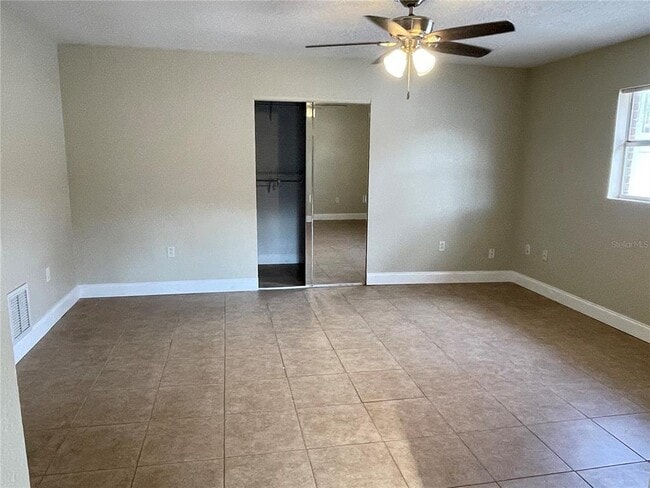 Building Photo - 26720 Hickory Loop