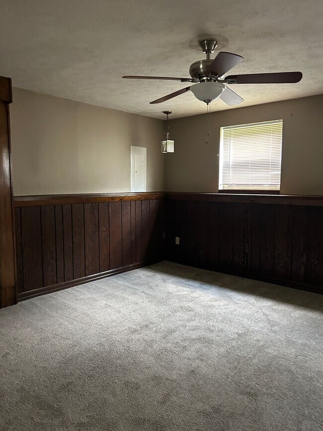 Building Photo - 10 Tanbark Dr
