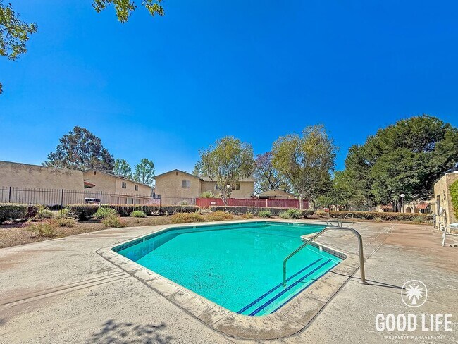 Building Photo - Comfortable 2BD/1.5BA Condo in Riverside with Private Patio, Community Pool & One Car Garage