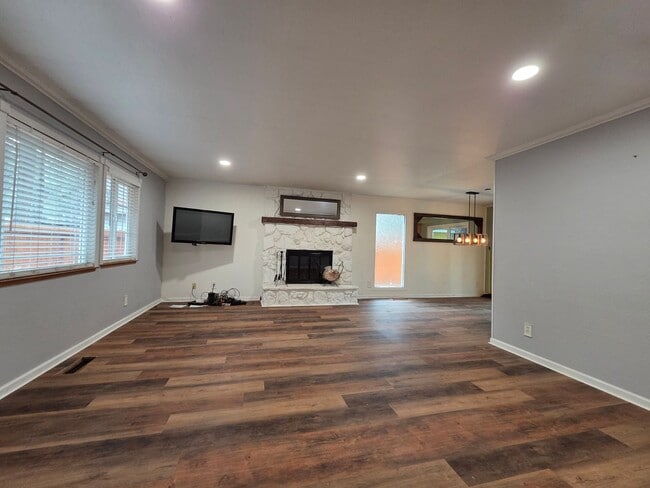 Building Photo - 1294 Pine Valley Rd