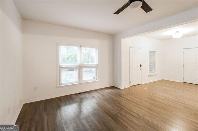 Building Photo - 1070 4th St NW