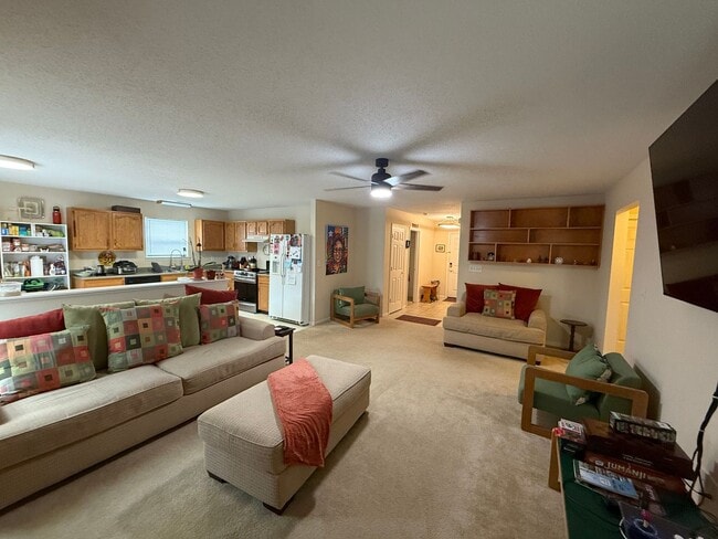 Building Photo - Beautiful 3-Bedroom Home for Rent in Bloomington, IN