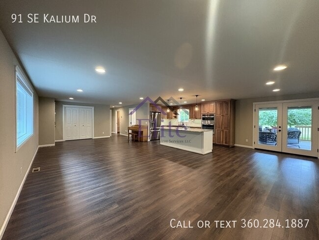 Building Photo - 91 SE Kalium Dr