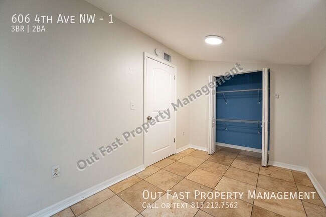 Building Photo - 606 4th Ave NW