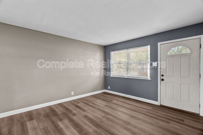 Building Photo - 10720 Spring Garden Dr