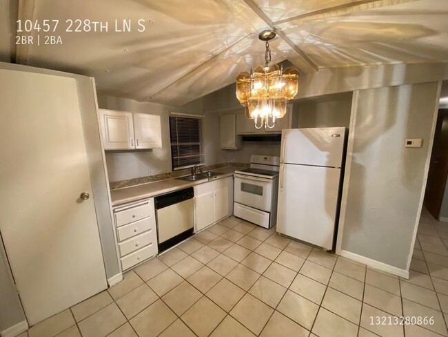 Building Photo - 10457 S 228th Ln