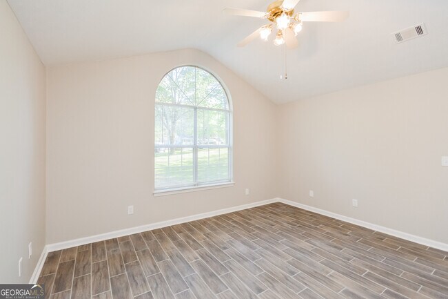 Building Photo - 65 Laurel Ridge Ct