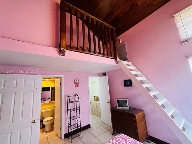 Building Photo - 202 W Canal Dr