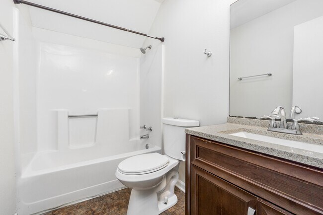 Bathroom 2 - 1450 Lila St